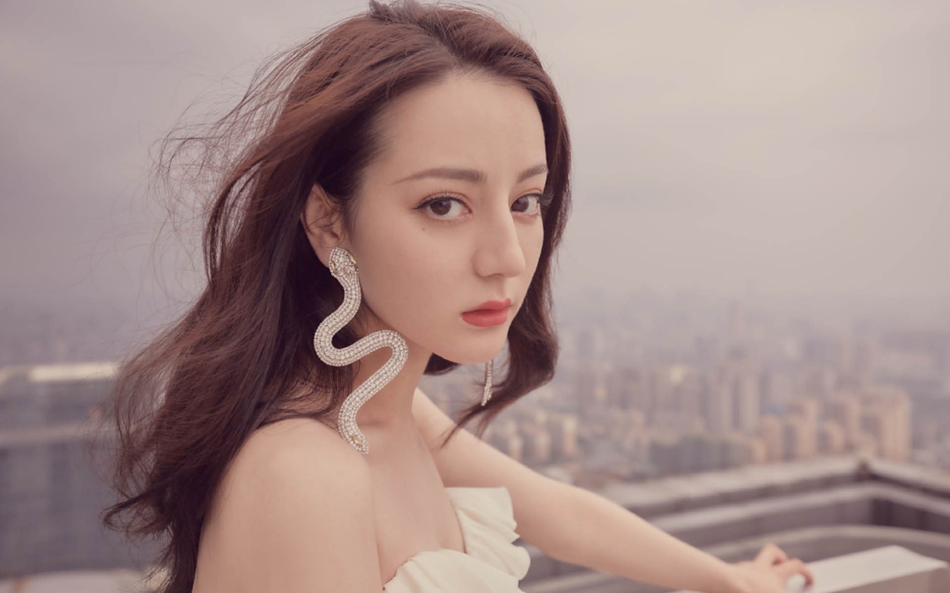 《电竞赛事的数字化转型：从线下走向云端》，电子竞技赛事的内涵构建及传播价值