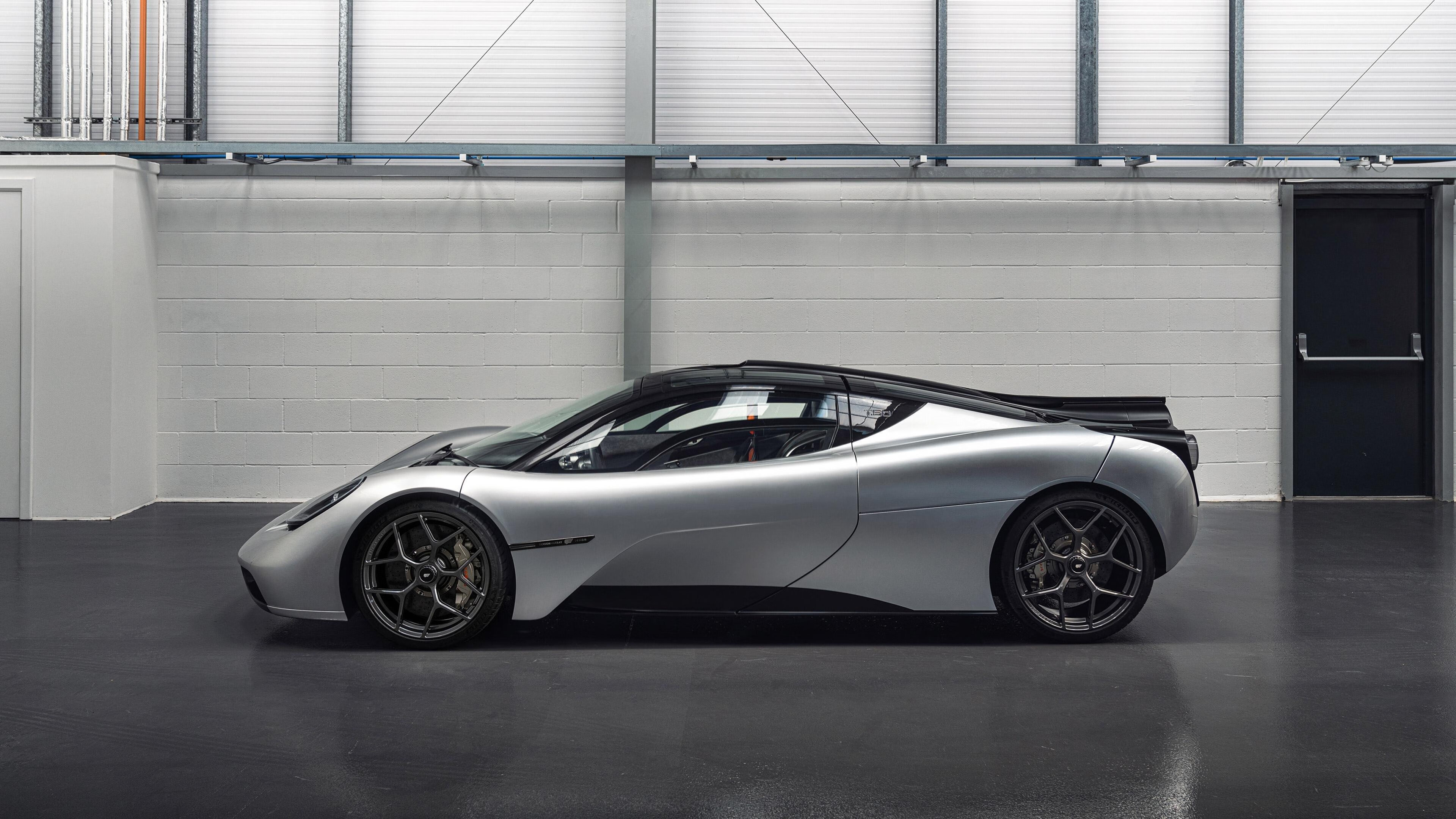 开云kaiyun-奥斯马尔·奥尔韦拉跳水动作优雅流畅，奥斯马尔首尔